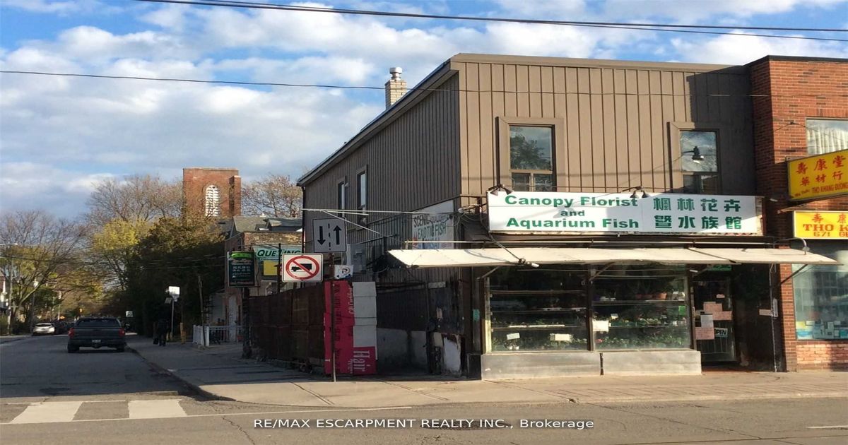 673 Gerrard Street E Toronto