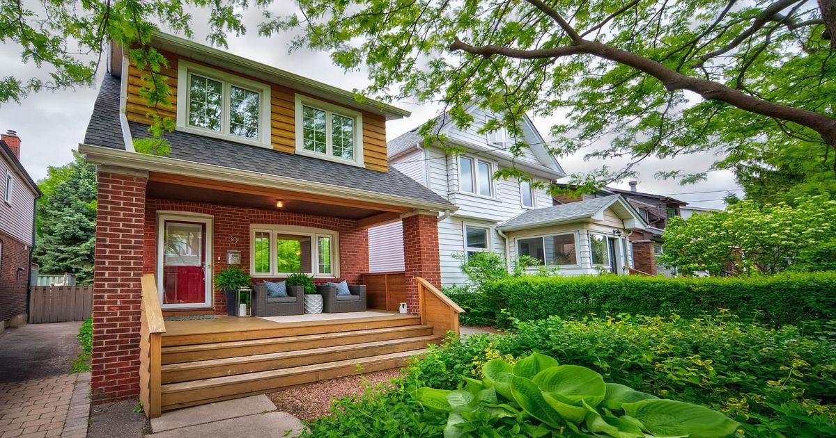 39 Ashland Avenue Toronto