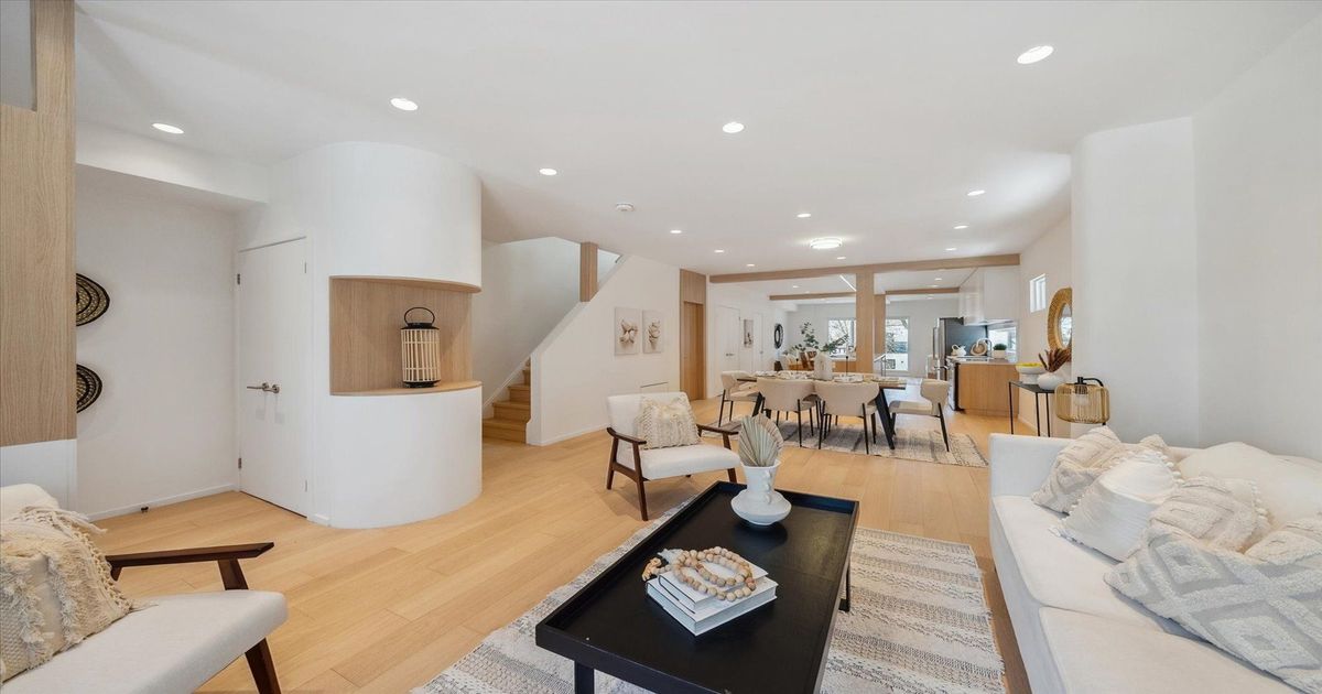 7 Ivy Avenue Toronto