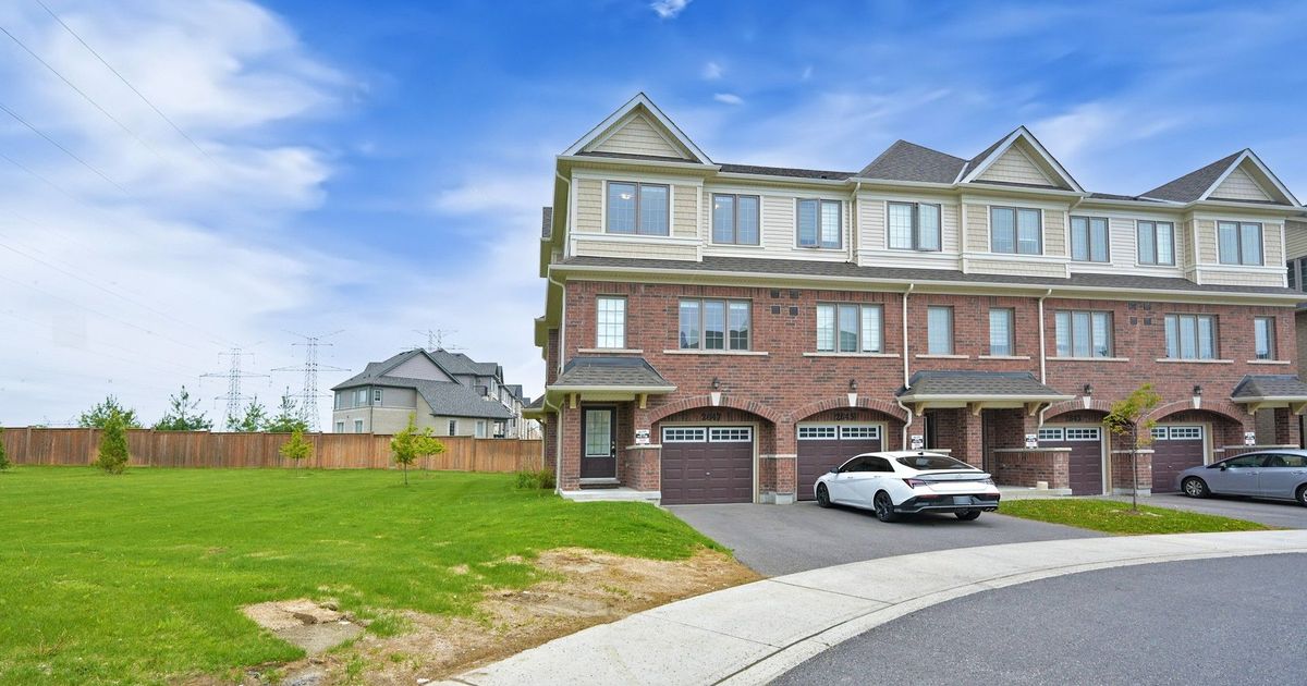 2647 Magdalen Path N Oshawa