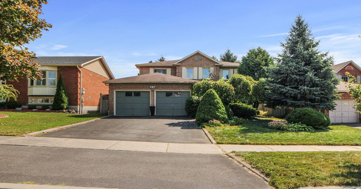 135 William Stephenson Drive Whitby