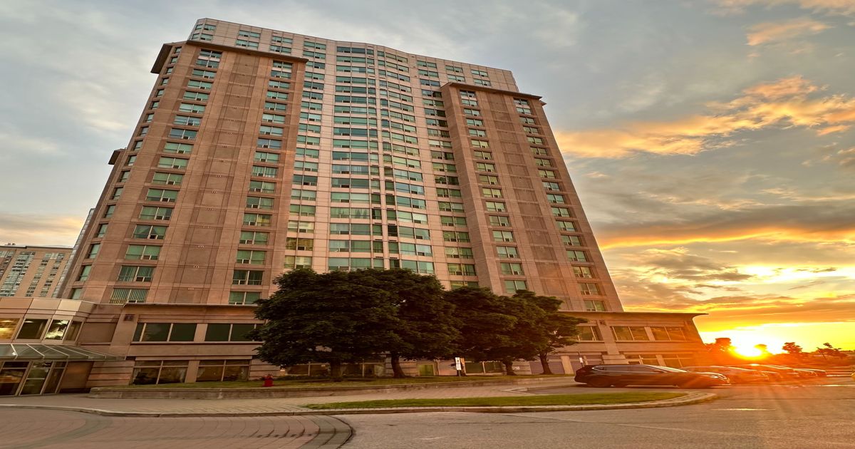 18 Lee Centre Drive Toronto