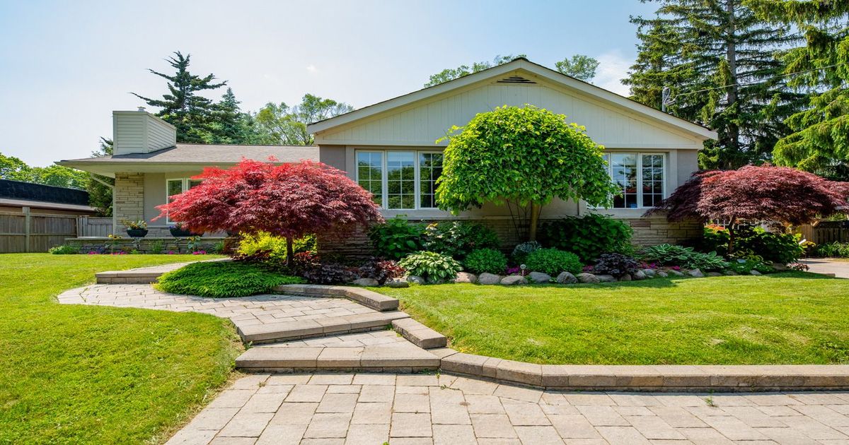 12 Guildcrest Drive Toronto