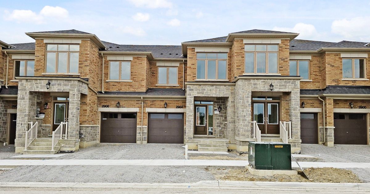 2904 Grindstone Crescent Pickering