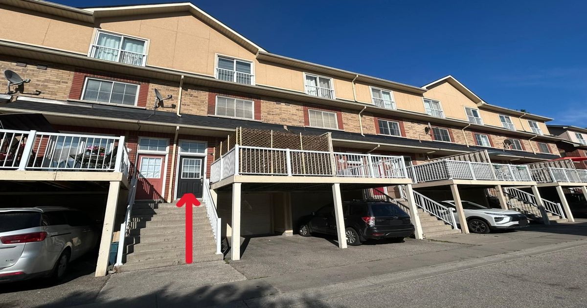 1775 Valley Farm Road Pickering