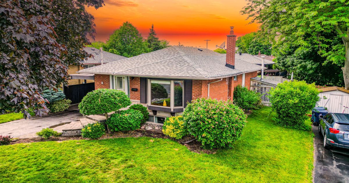 4 Sherwood Avenue Toronto