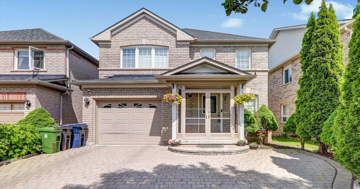 7 Glacier Crescent Toronto