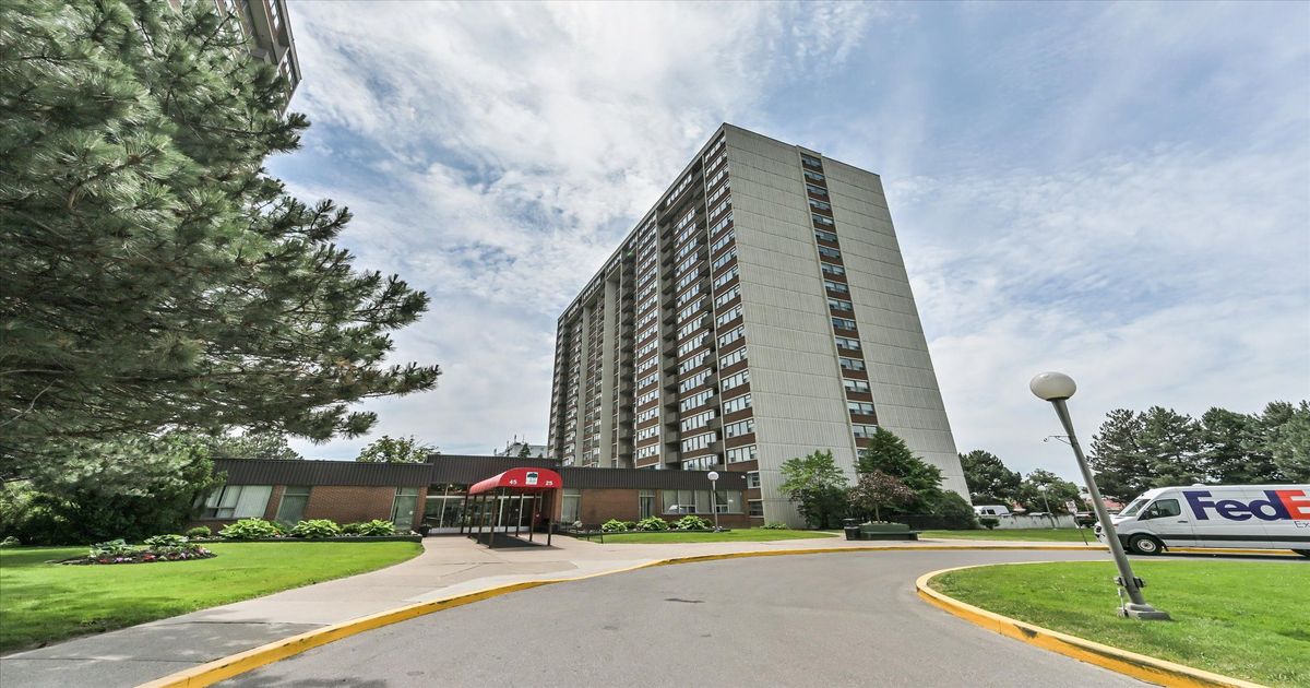 25 Silver Springs Boulevard Toronto