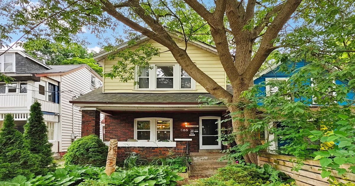 585 Woodbine Avenue Toronto