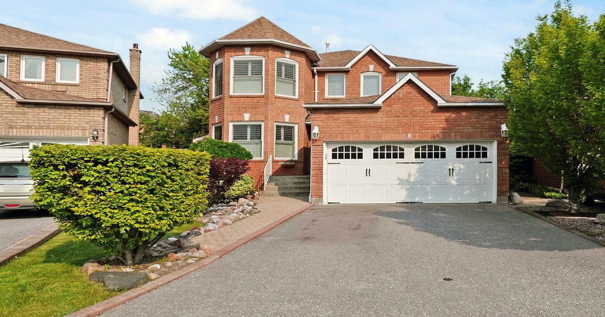 8 Stearns Court Ajax