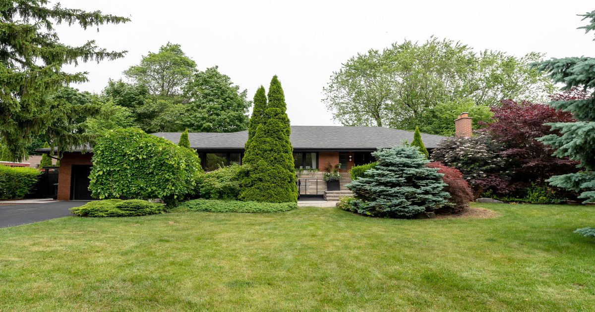 15 McNab Boulevard Toronto