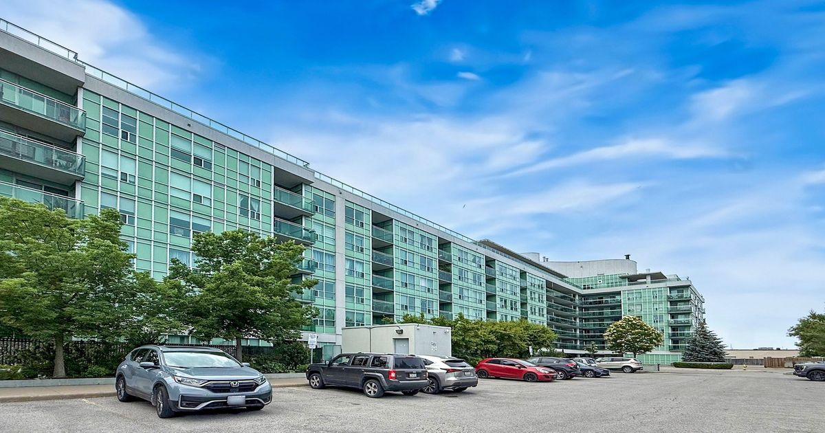 60 Fairfax Crescent S Toronto