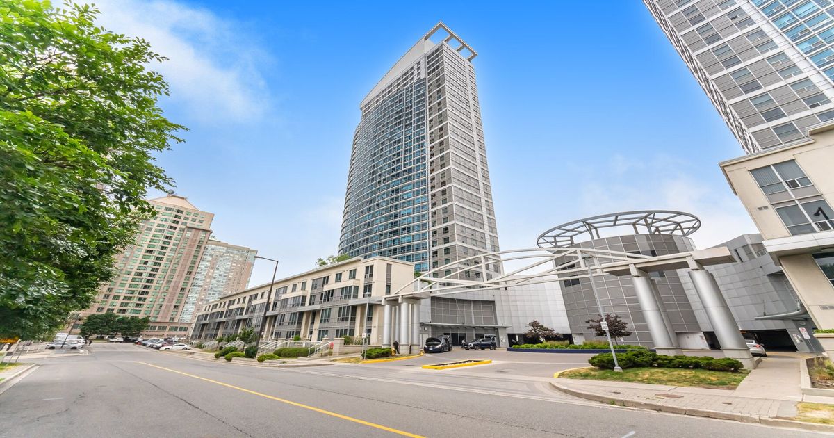 36 Lee Centre Drive Toronto