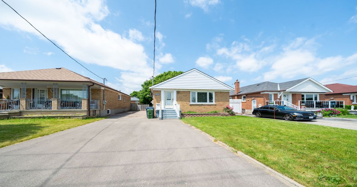 1592 Pharmacy Avenue Toronto