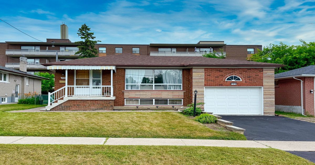 206 Cass Avenue Toronto