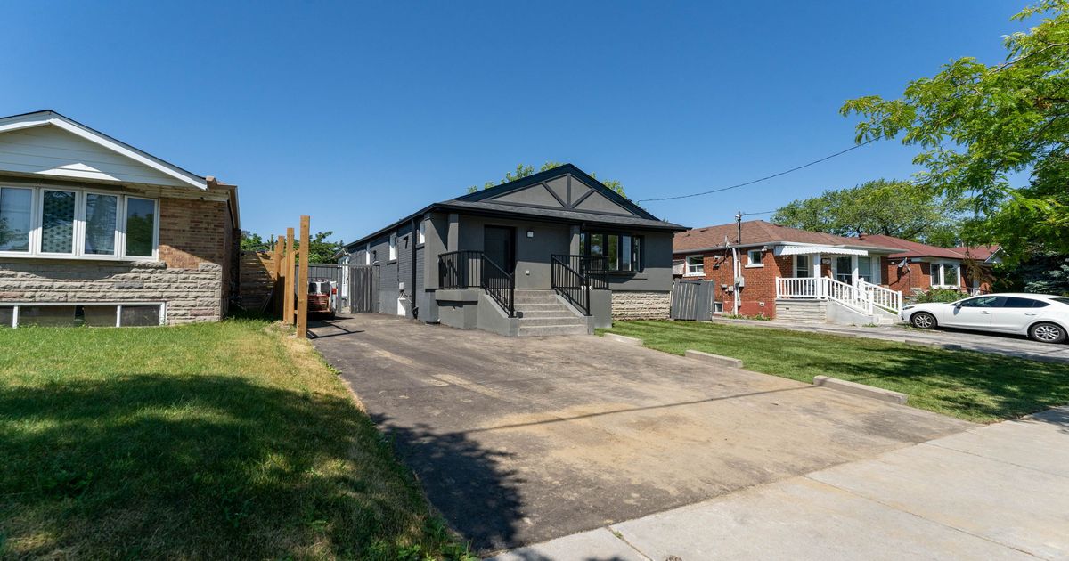 1040 Kennedy Road Toronto