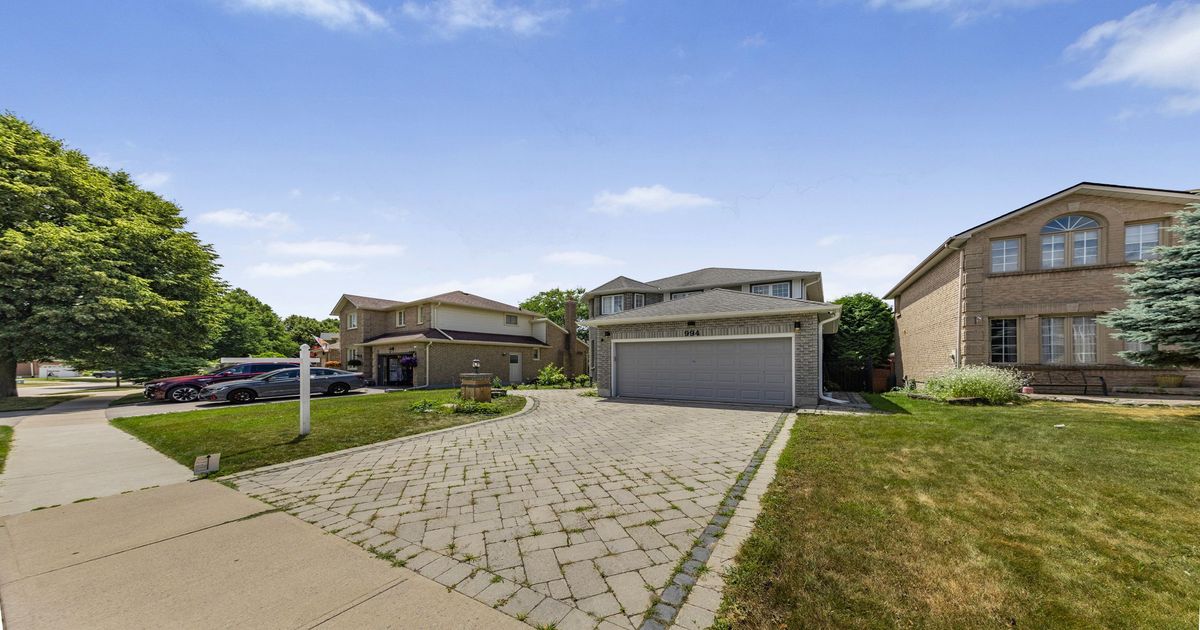 994 Copperfield Drive Oshawa