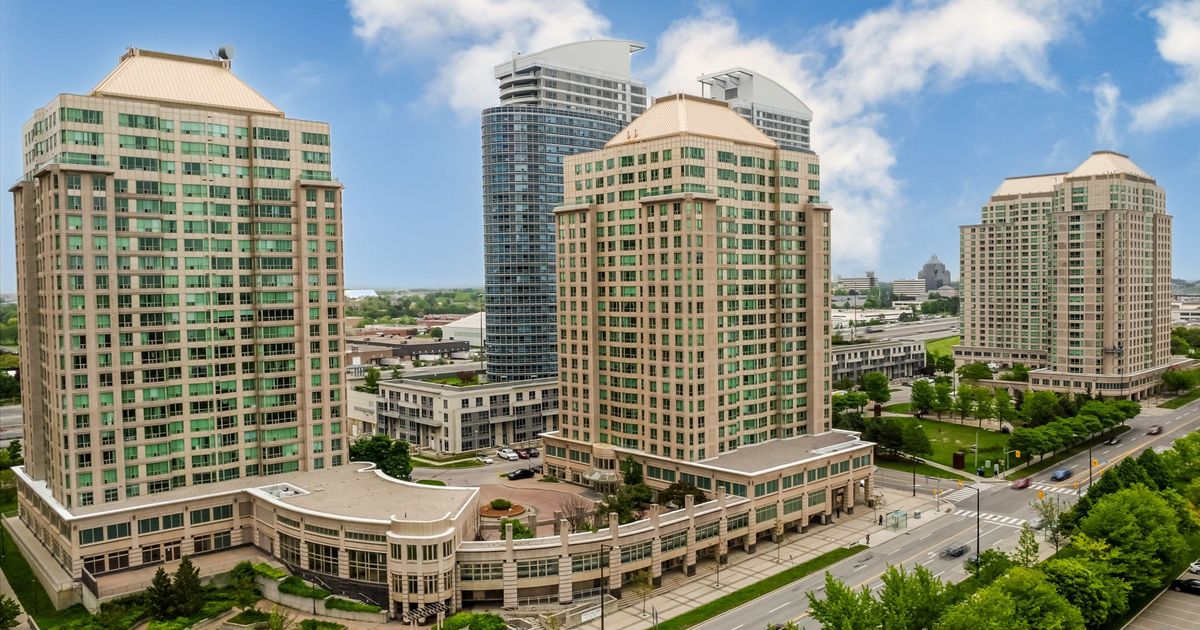8 LEE CENTRE Drive Toronto