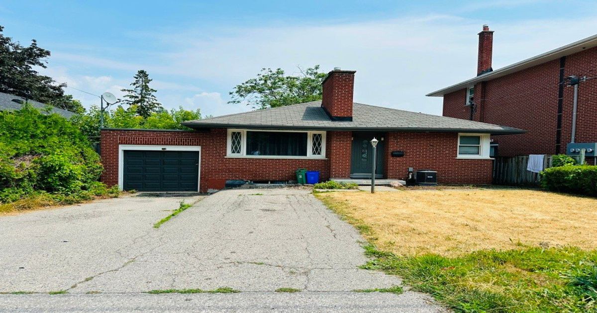 387 Mary Street N Oshawa