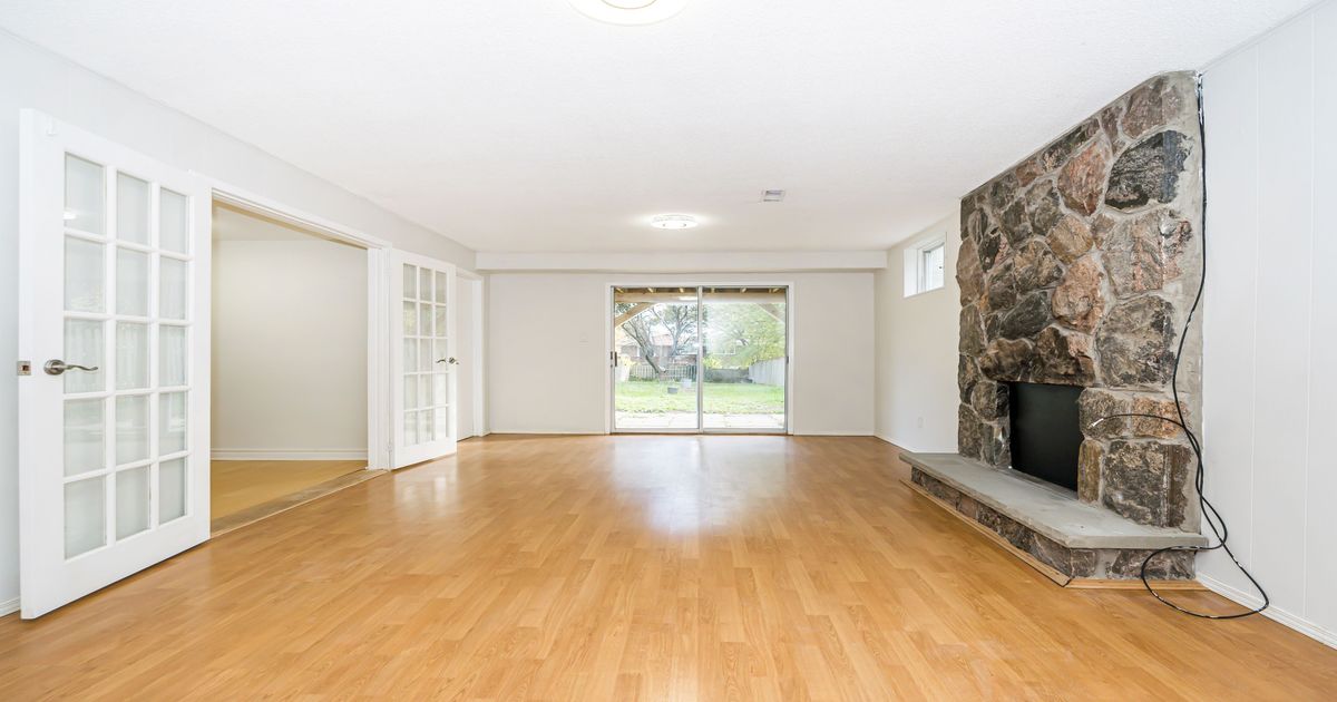 667 West Shore Boulevard Pickering