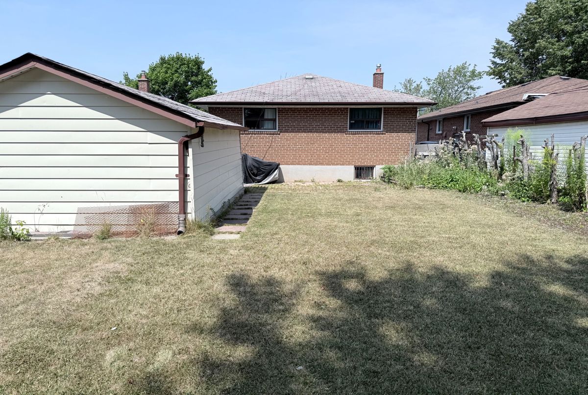 7 Dunlop Avenue Toronto 7 Dunlop Avenue Toronto