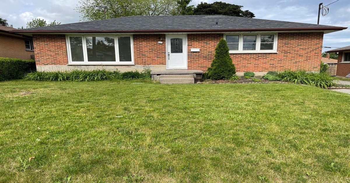 599 Gibbons Street Oshawa