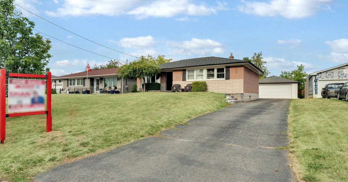 483 Byron Court Oshawa