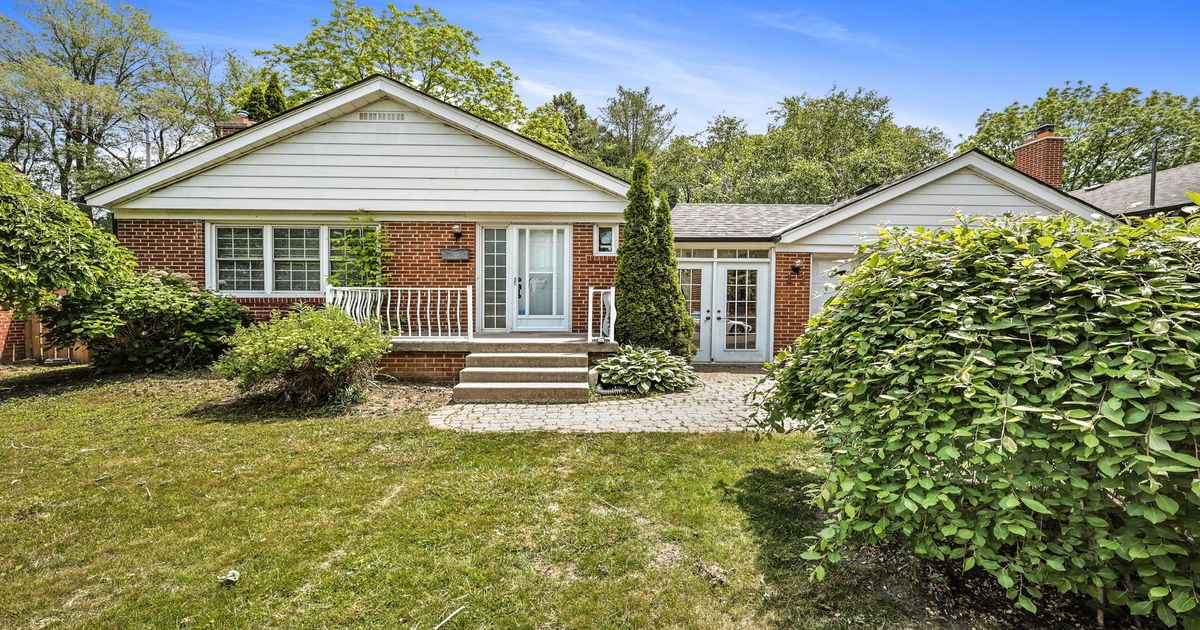 17 Brinloor Boulevard Toronto
