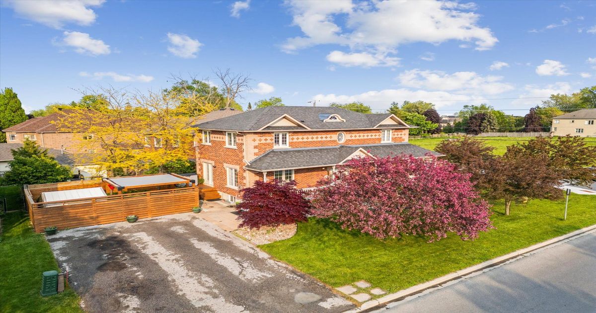 937 Pickering Beach Road Ajax