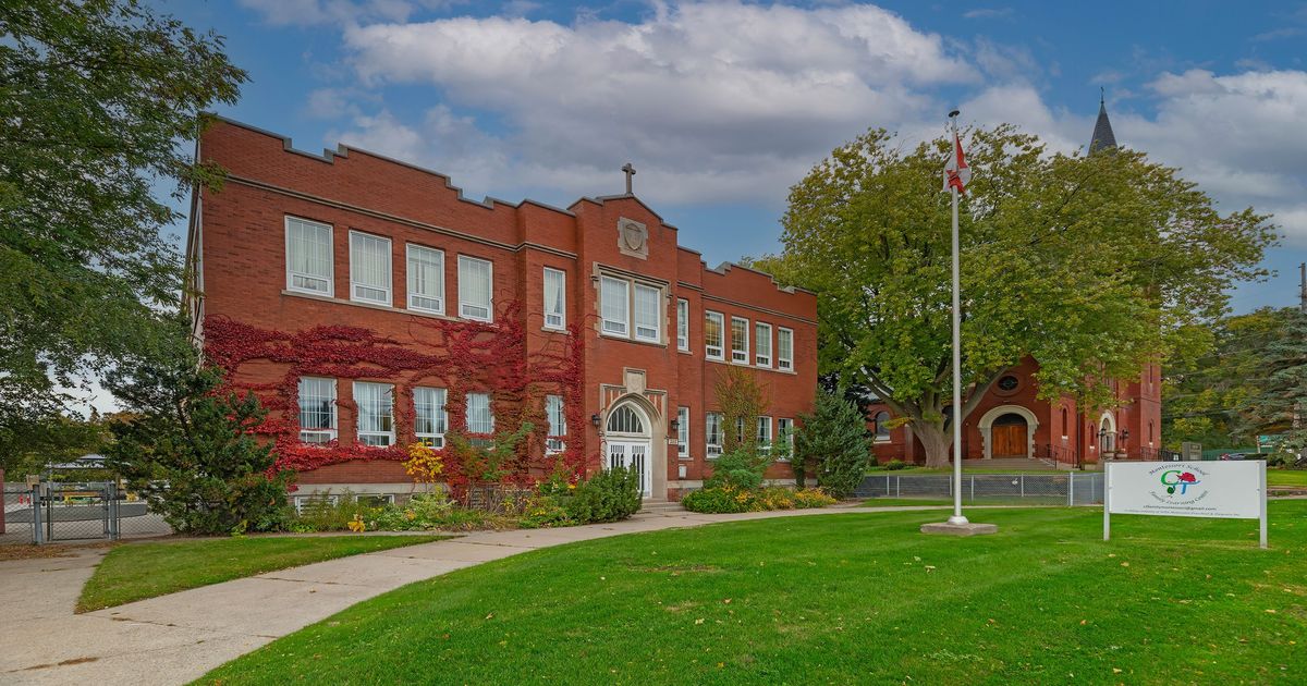 202 Simcoe Street N Oshawa