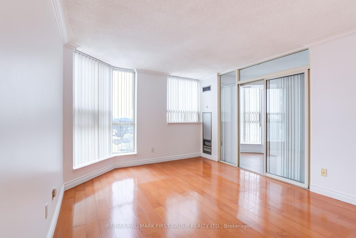 2466 Eglinton Avenue E Toronto 2466 Eglinton Avenue E Toronto