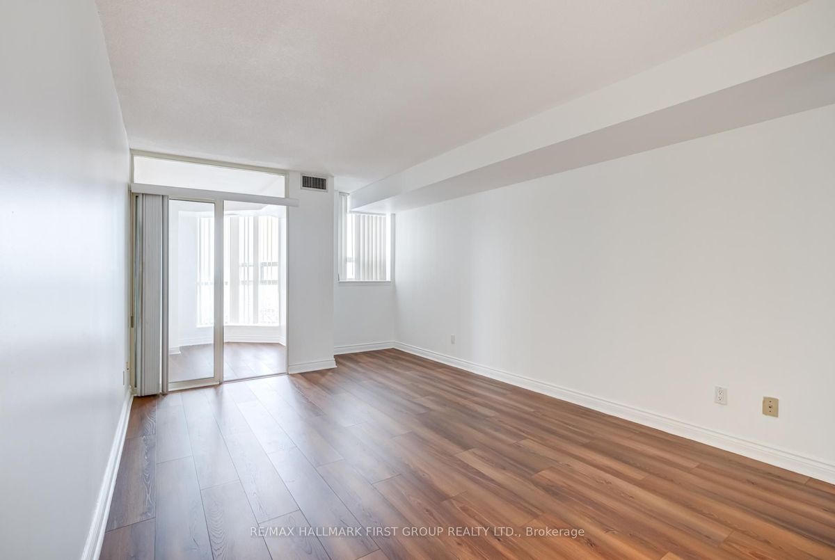 2466 Eglinton Avenue E Toronto 2466 Eglinton Avenue E Toronto