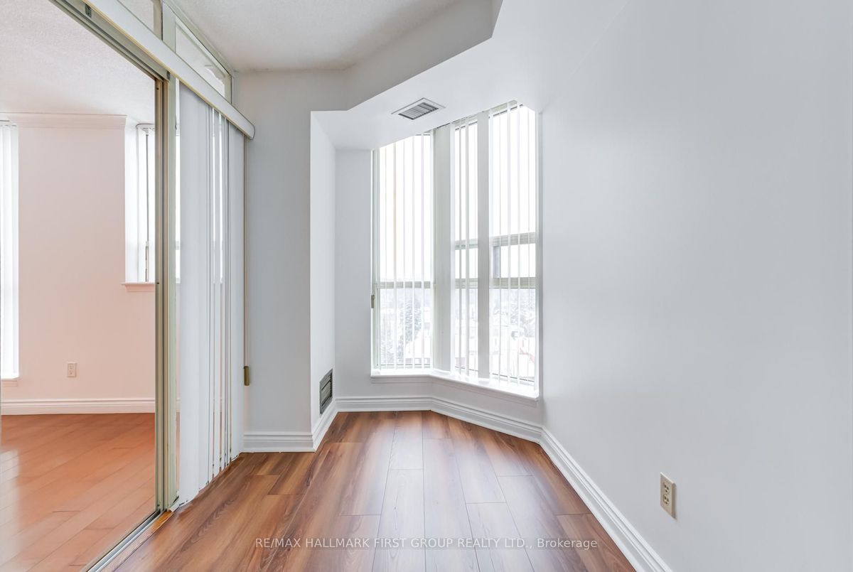2466 Eglinton Avenue E Toronto 2466 Eglinton Avenue E Toronto