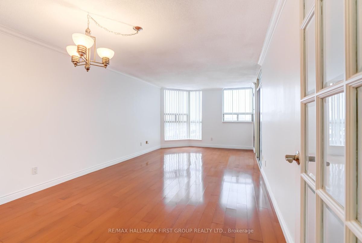 2466 Eglinton Avenue E Toronto 2466 Eglinton Avenue E Toronto