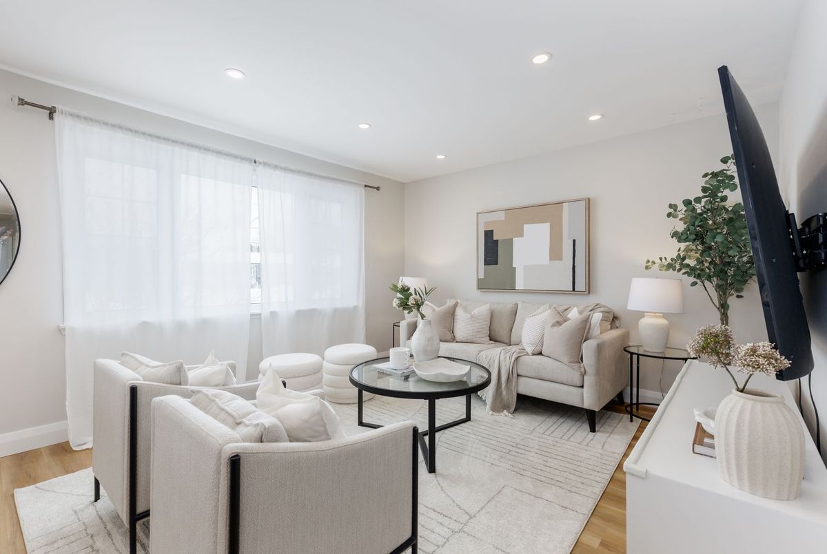 304 Farewell Street Oshawa 304 Farewell Street Oshawa