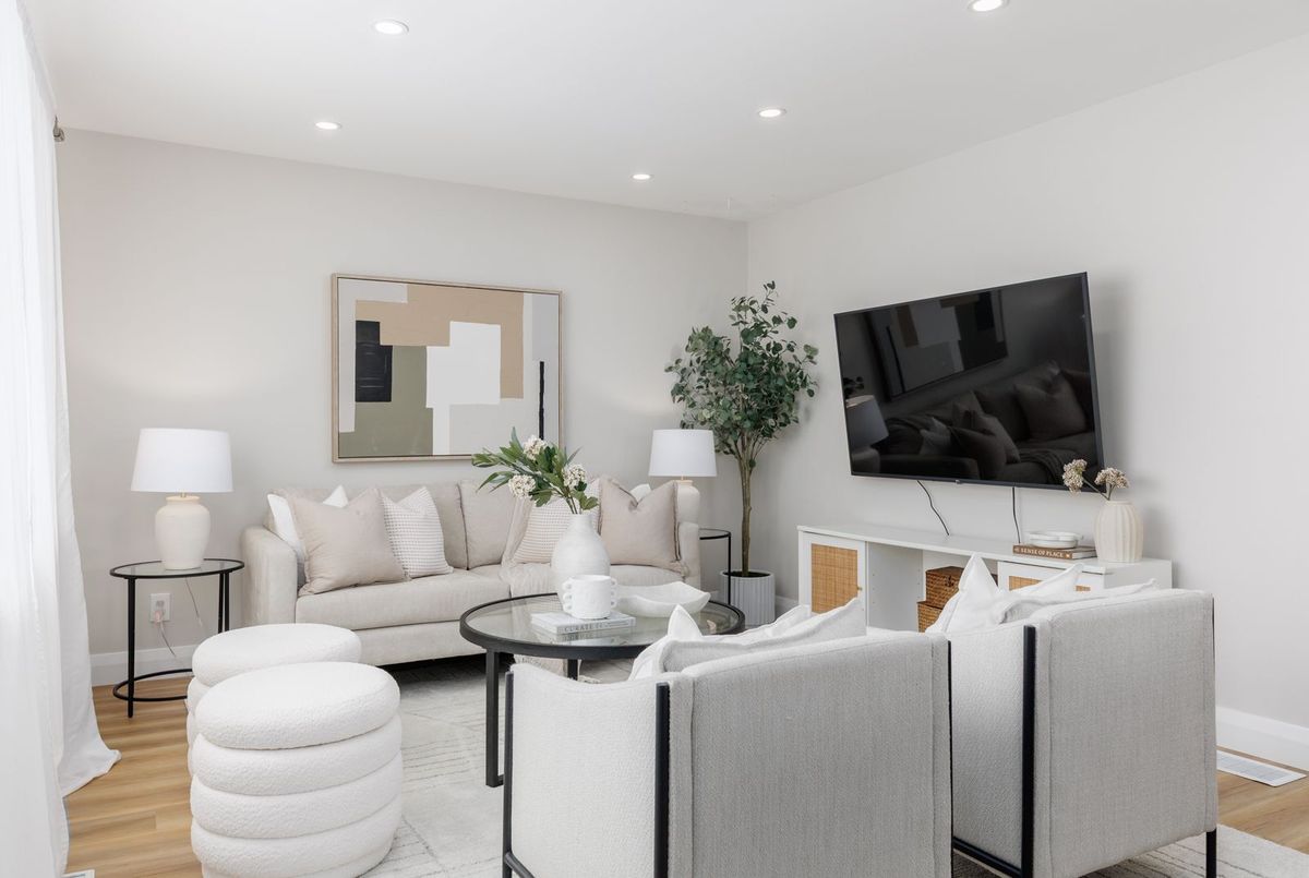 304 Farewell Street Oshawa 304 Farewell Street Oshawa