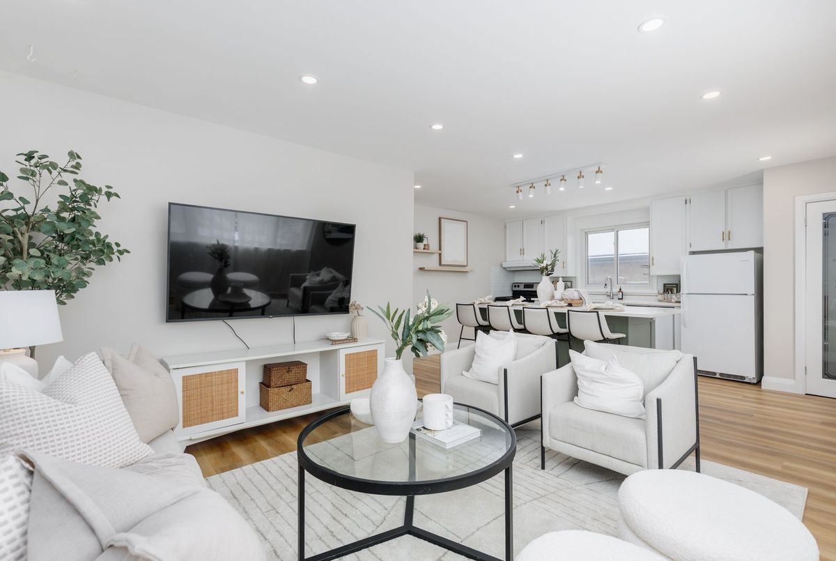 304 Farewell Street Oshawa 304 Farewell Street Oshawa