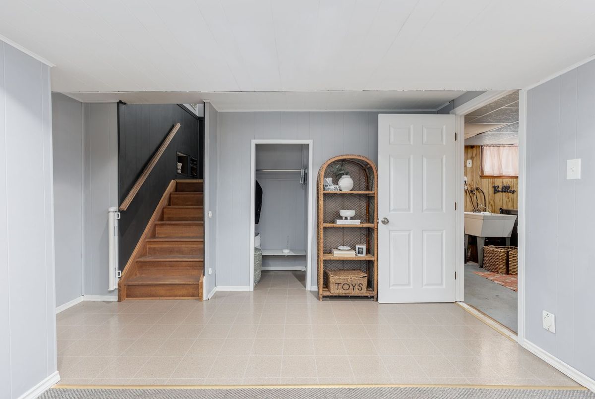 304 Farewell Street Oshawa 304 Farewell Street Oshawa