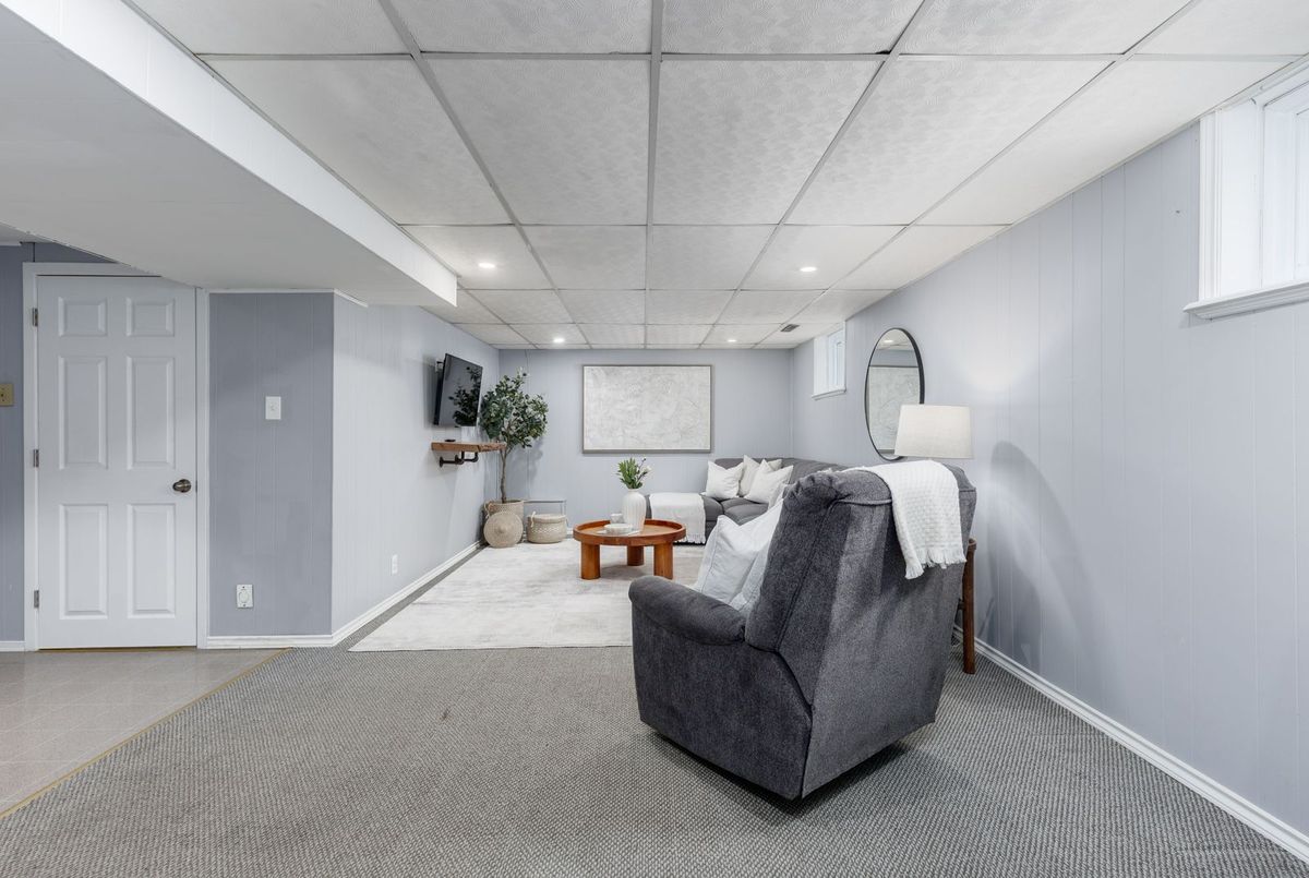 304 Farewell Street Oshawa 304 Farewell Street Oshawa