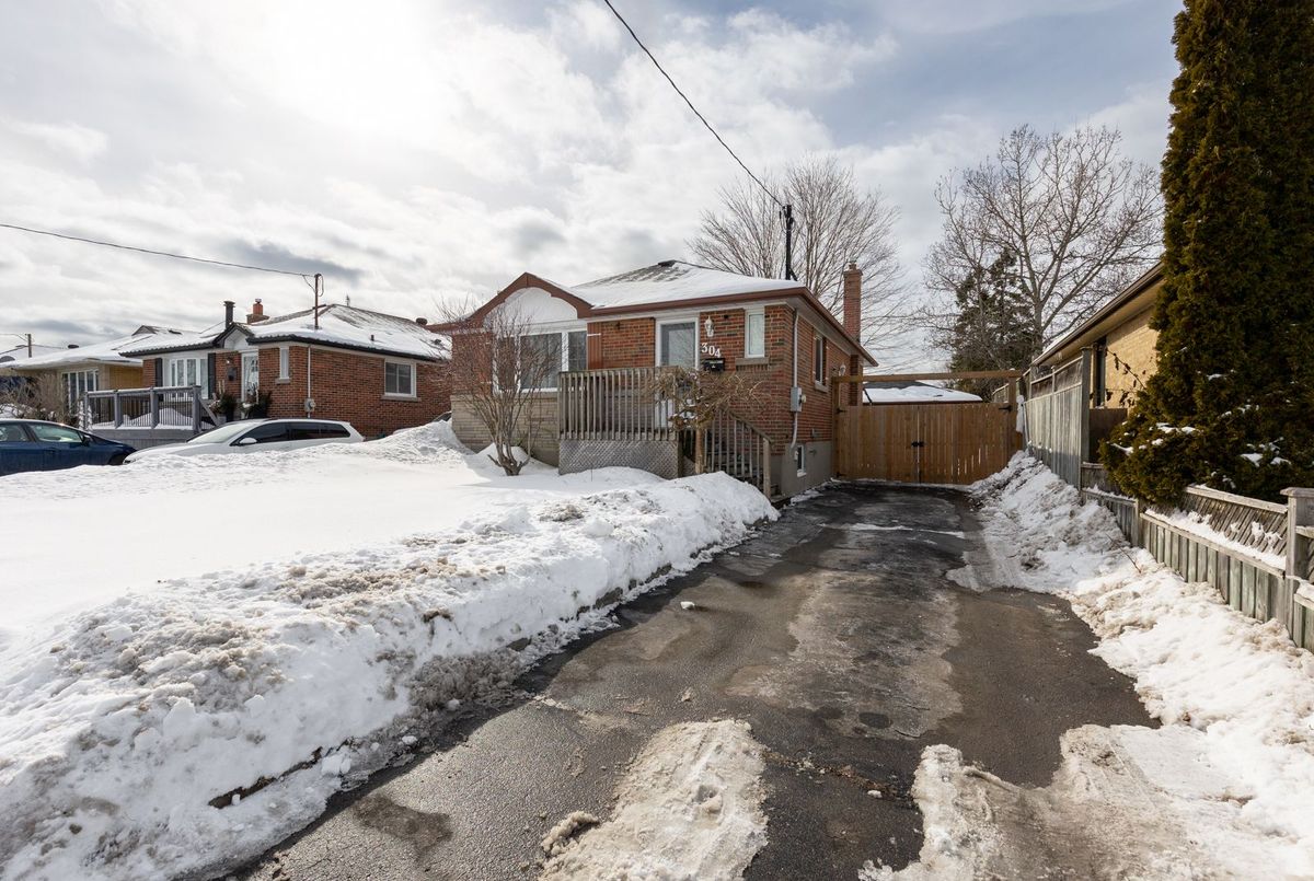 304 Farewell Street Oshawa 304 Farewell Street Oshawa