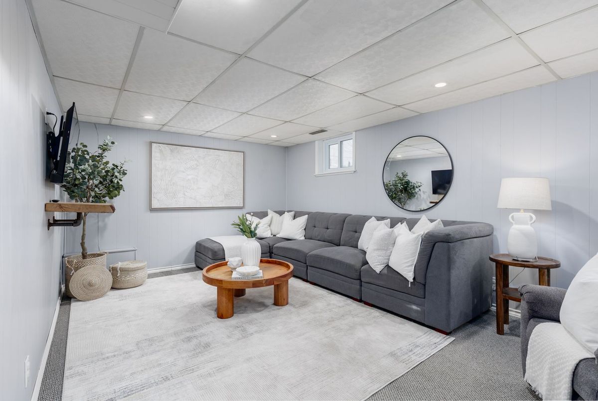 304 Farewell Street Oshawa 304 Farewell Street Oshawa