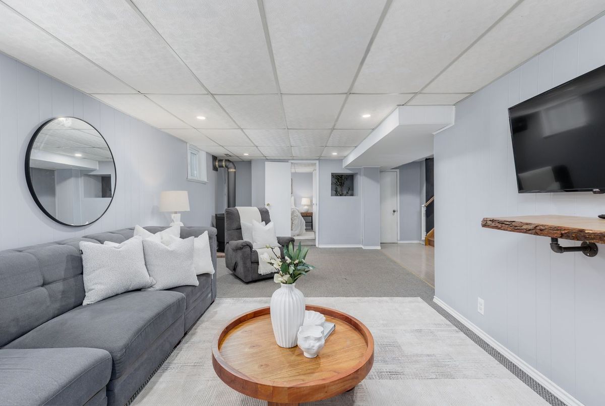 304 Farewell Street Oshawa 304 Farewell Street Oshawa