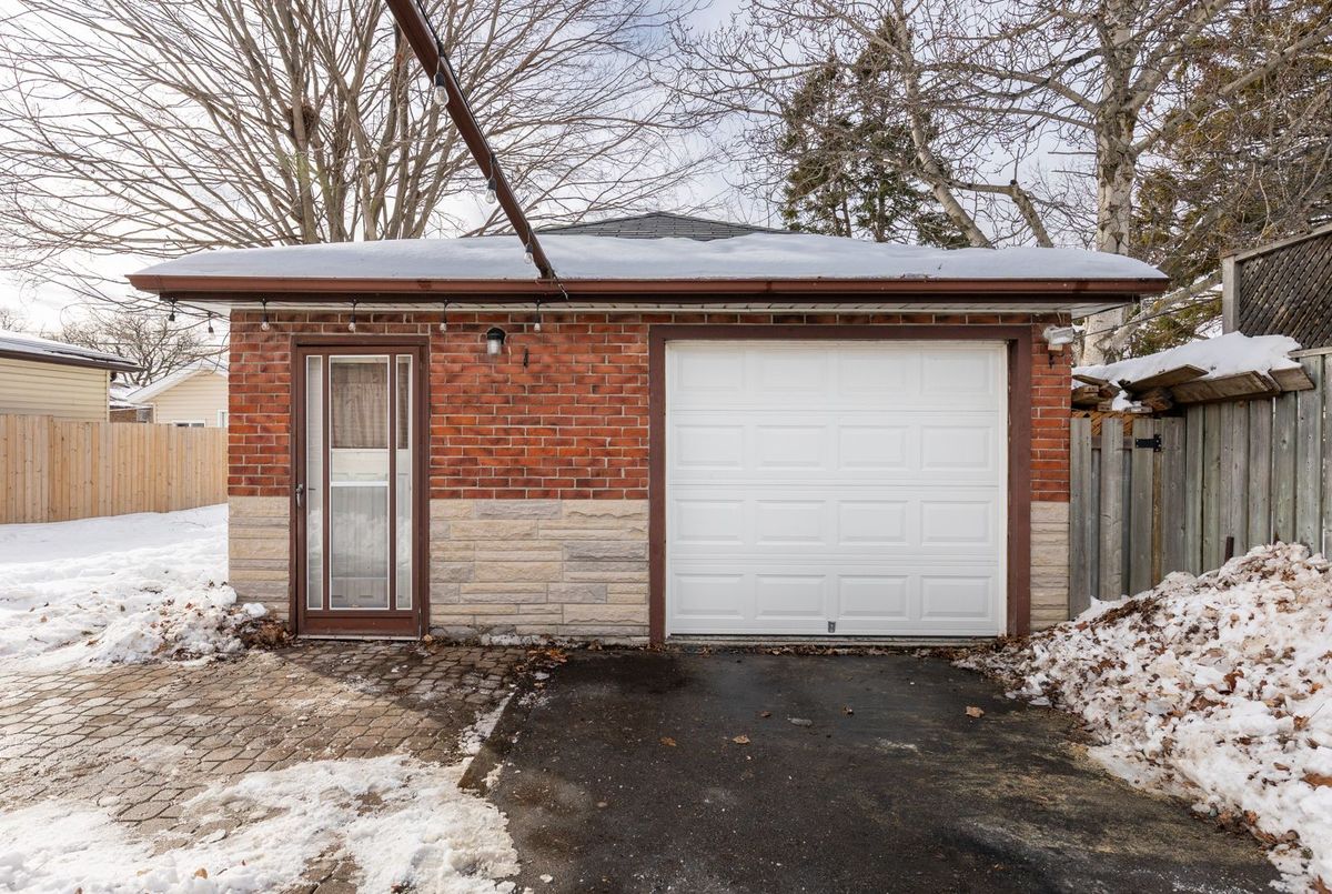 304 Farewell Street Oshawa 304 Farewell Street Oshawa