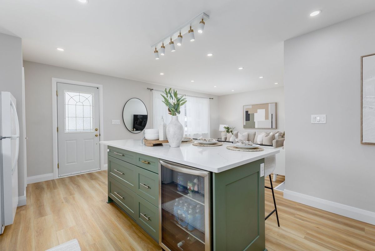 304 Farewell Street Oshawa 304 Farewell Street Oshawa