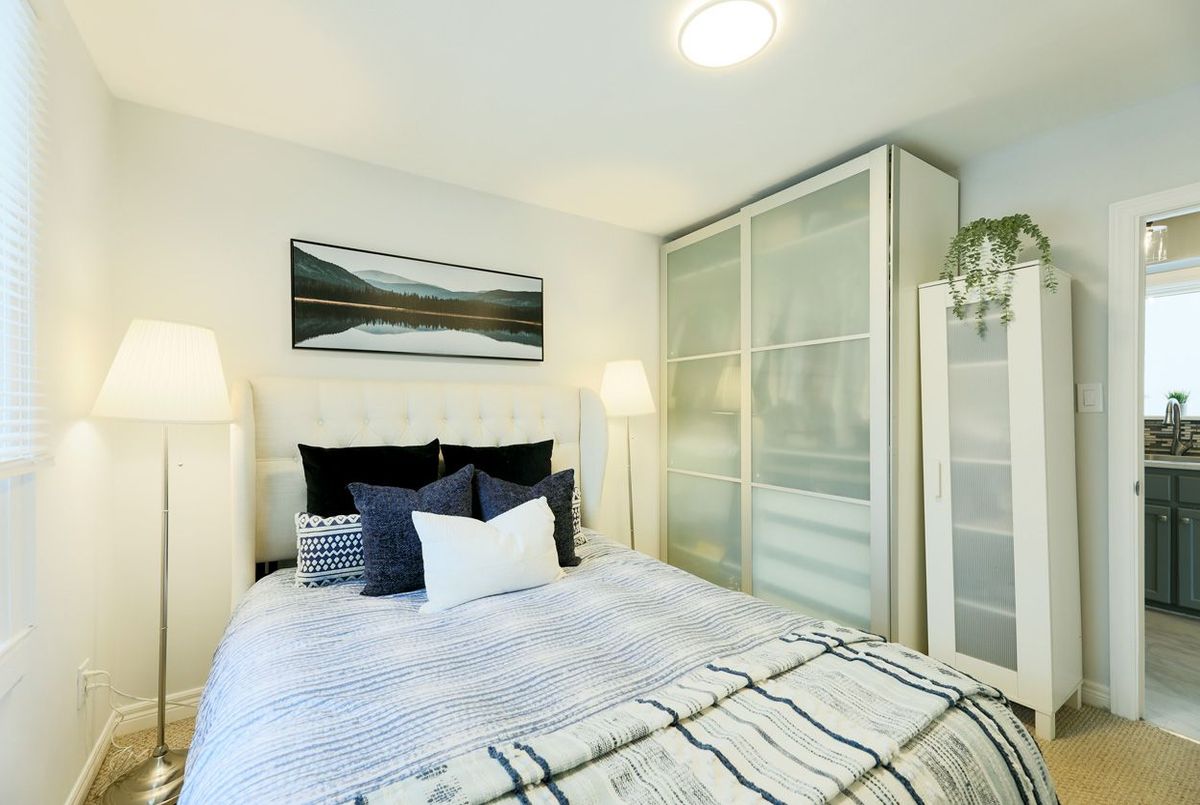 28 Lynn Road Toronto 28 Lynn Road Toronto