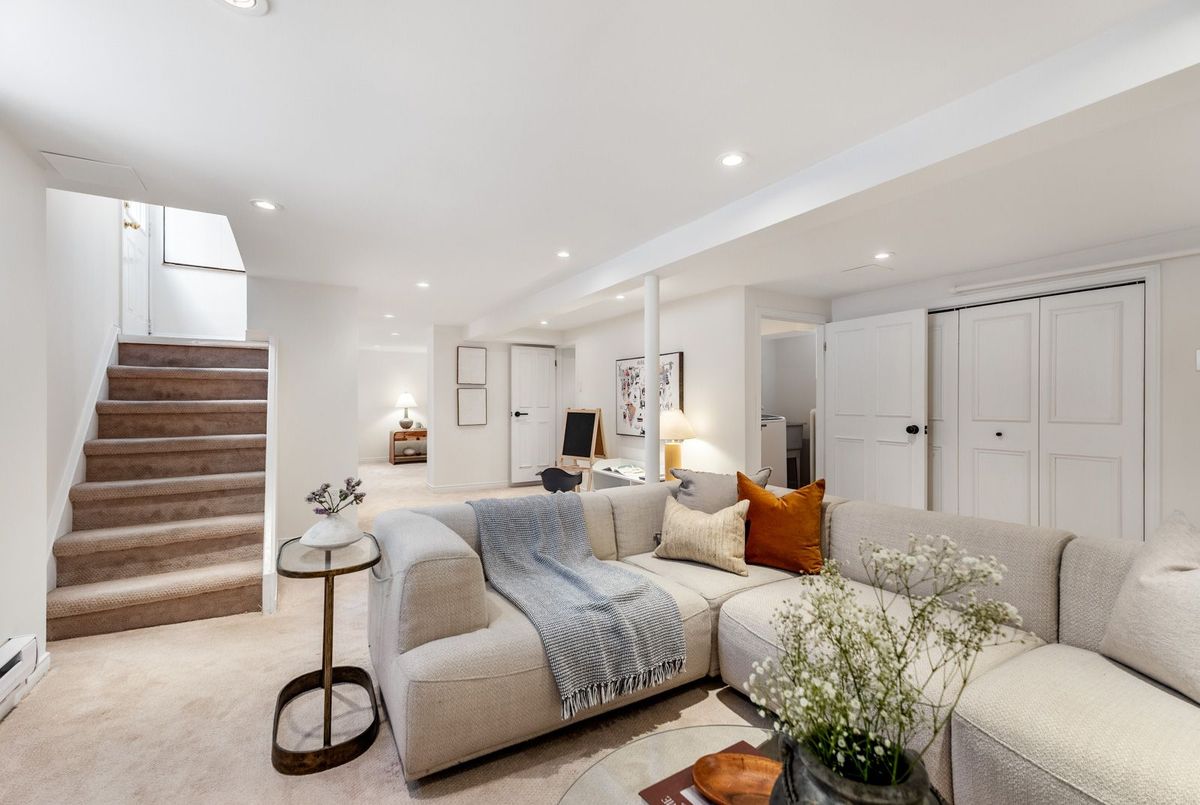 42 Hunt Club Drive Toronto 42 Hunt Club Drive Toronto