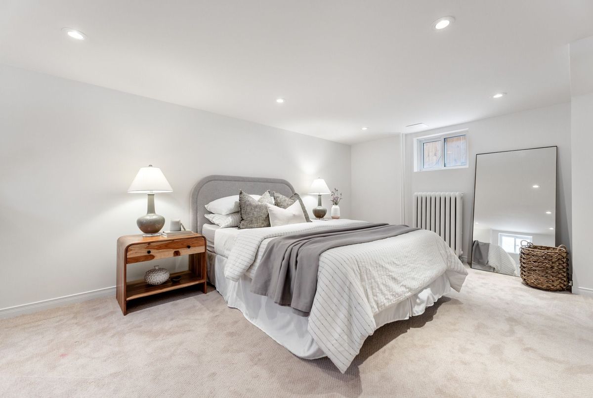 42 Hunt Club Drive Toronto 42 Hunt Club Drive Toronto