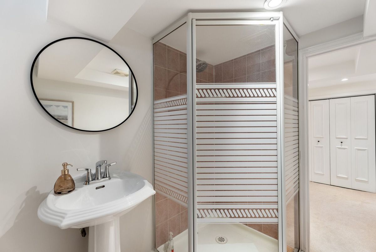 42 Hunt Club Drive Toronto 42 Hunt Club Drive Toronto