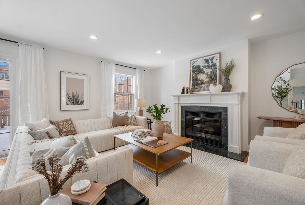 42 Hunt Club Drive Toronto 42 Hunt Club Drive Toronto