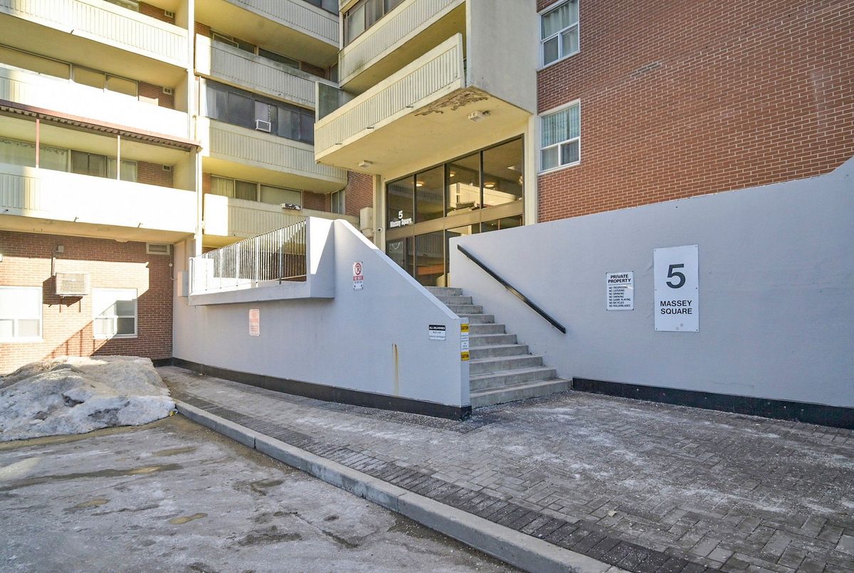 5 Massey Square Toronto 5 Massey Square Toronto